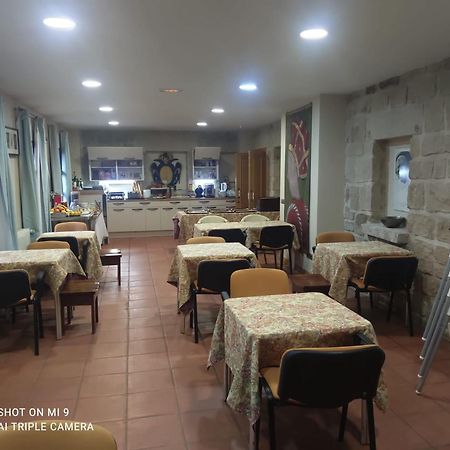 Hotel Sara De Ur La Cabrera Exteriör bild