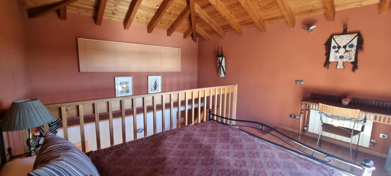 Hotel Sara De Ur La Cabrera Exteriör bild