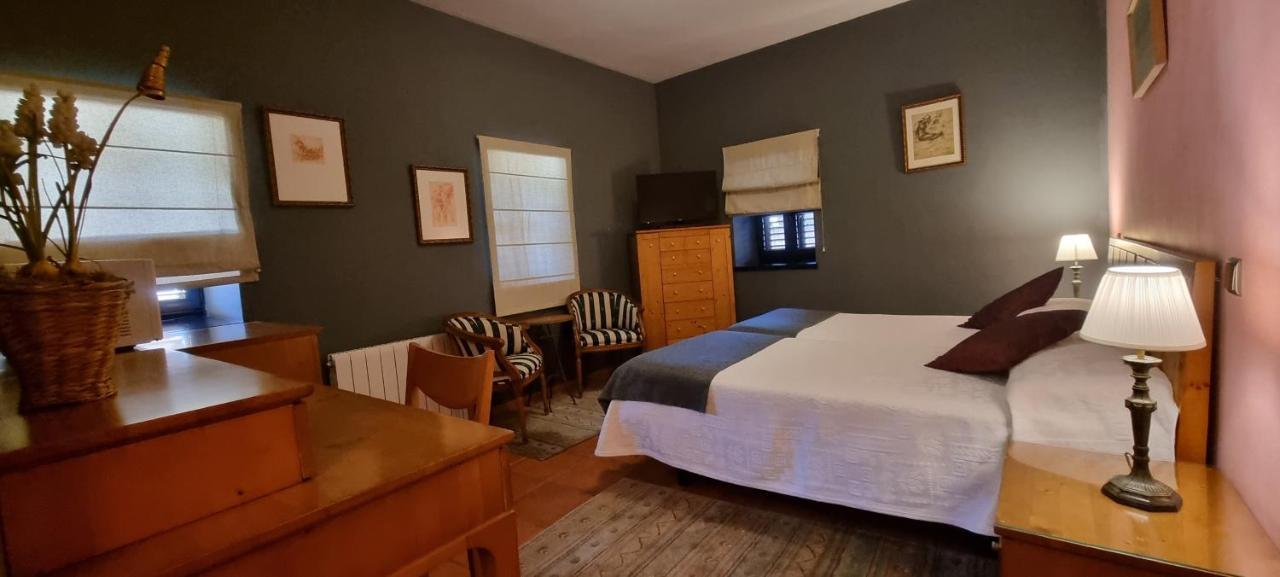 Hotel Sara De Ur La Cabrera Exteriör bild