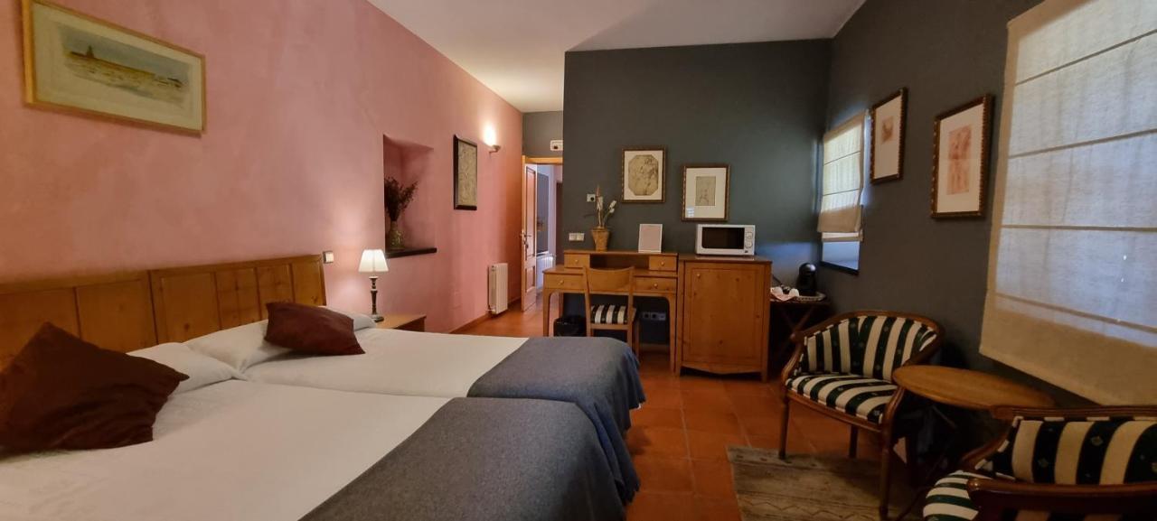 Hotel Sara De Ur La Cabrera Exteriör bild