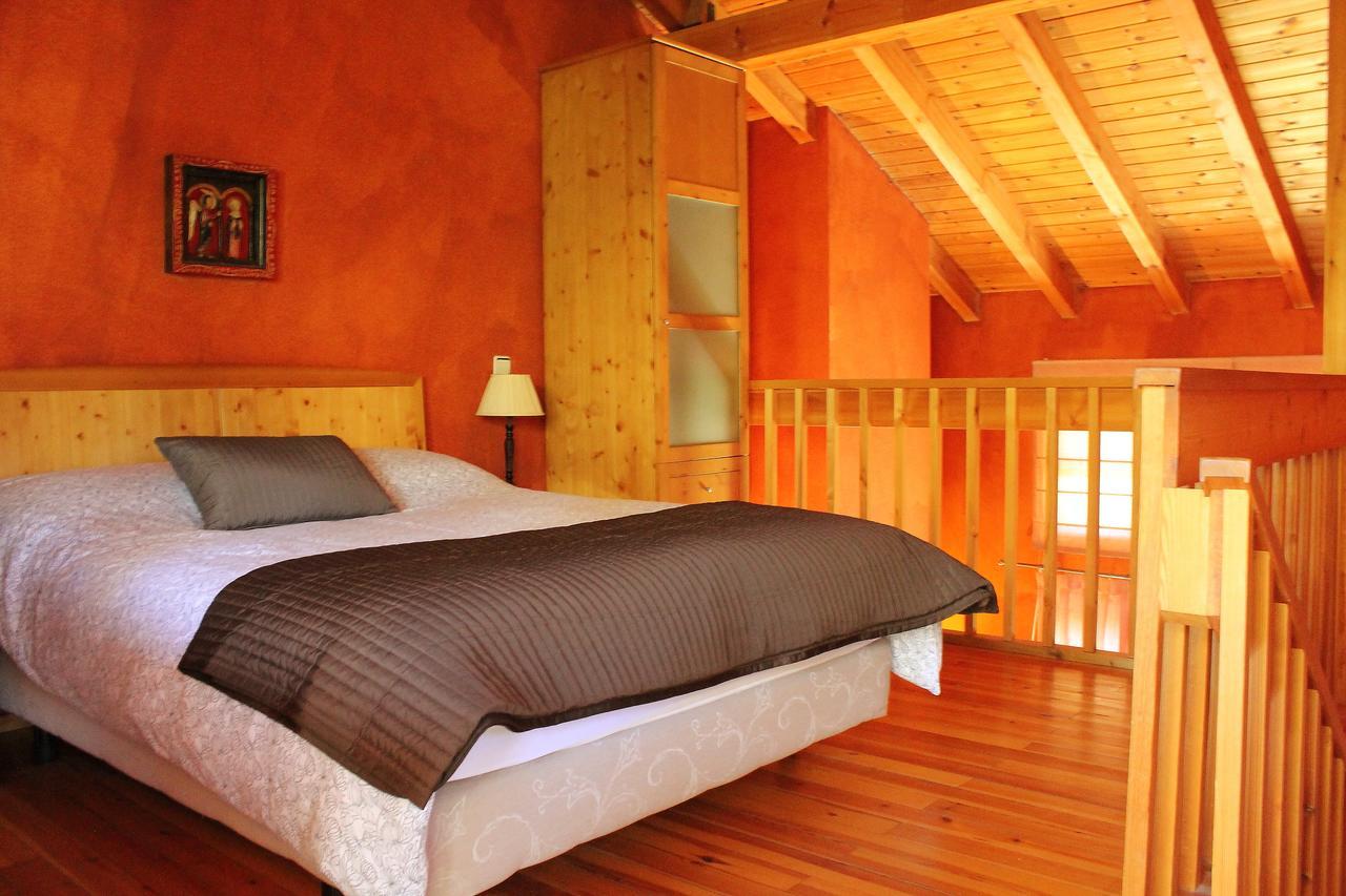 Hotel Sara De Ur La Cabrera Exteriör bild