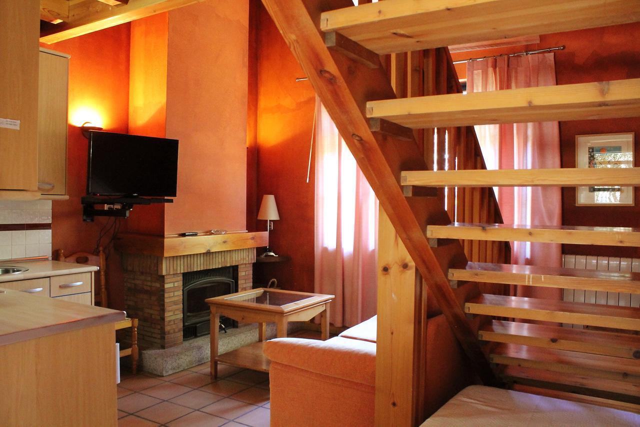 Hotel Sara De Ur La Cabrera Exteriör bild