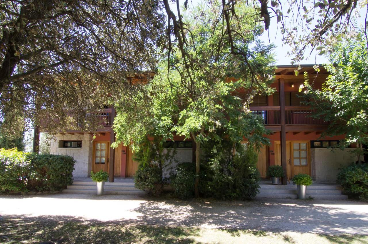 Hotel Sara De Ur La Cabrera Exteriör bild