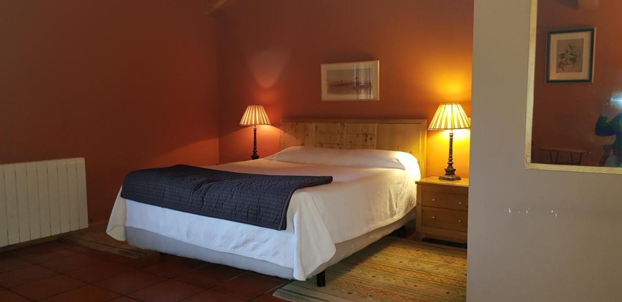 Hotel Sara De Ur La Cabrera Exteriör bild