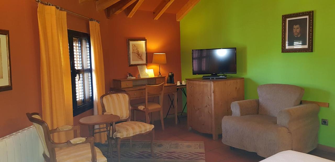 Hotel Sara De Ur La Cabrera Exteriör bild