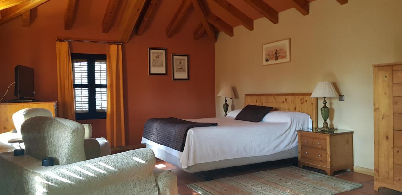 Hotel Sara De Ur La Cabrera Exteriör bild